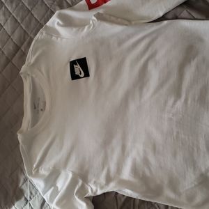 White  Long sleep Nike T
